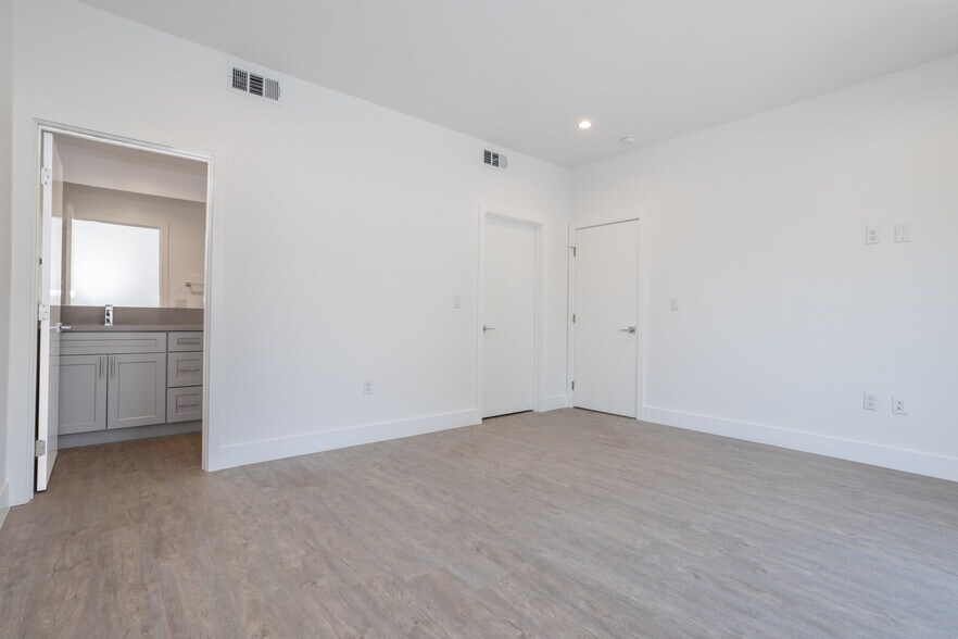 More Photos Of 12647-12649 N Bradley Ave, Sylmar Apartments For Sale