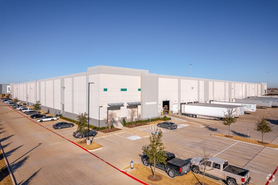 Primary Photo Of 5181 Samuell Blvd, Mesquite Distribution For Lease