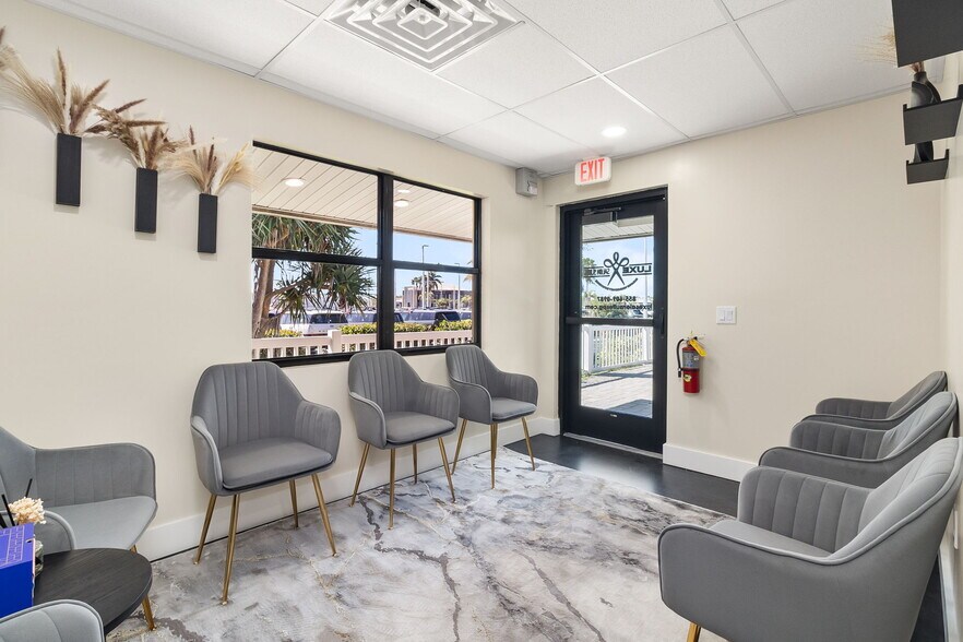 More Photos Of 1900 Tamiami Trl, Punta Gorda Office For Sale