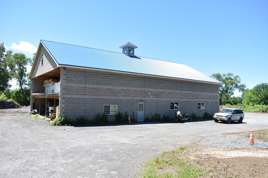 More Photos Of 135 Howard Rd, Fulton Industrial For Sale