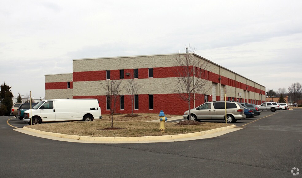 Primary Photo Of 9432-9442 Center Point Ln, Manassas Light Distribution For Lease