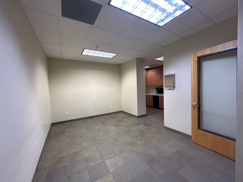 More Photos Of 525 SW Umatilla St, Redmond Office For Sale