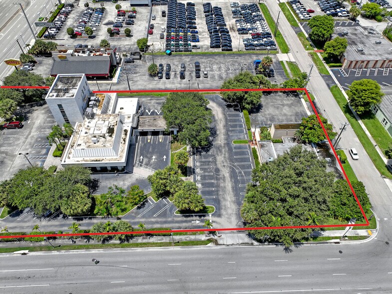 More Photos Of 2701 W Okeechobee Blvd, West Palm Beach Office For Sale