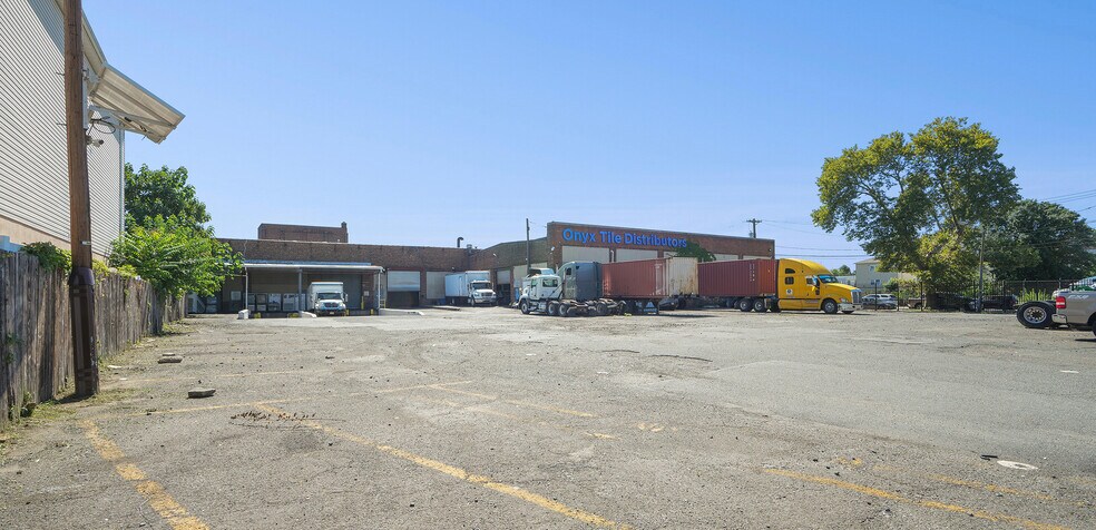More Photos Of 488-500 Mulberry St, Newark Warehouse For Sale