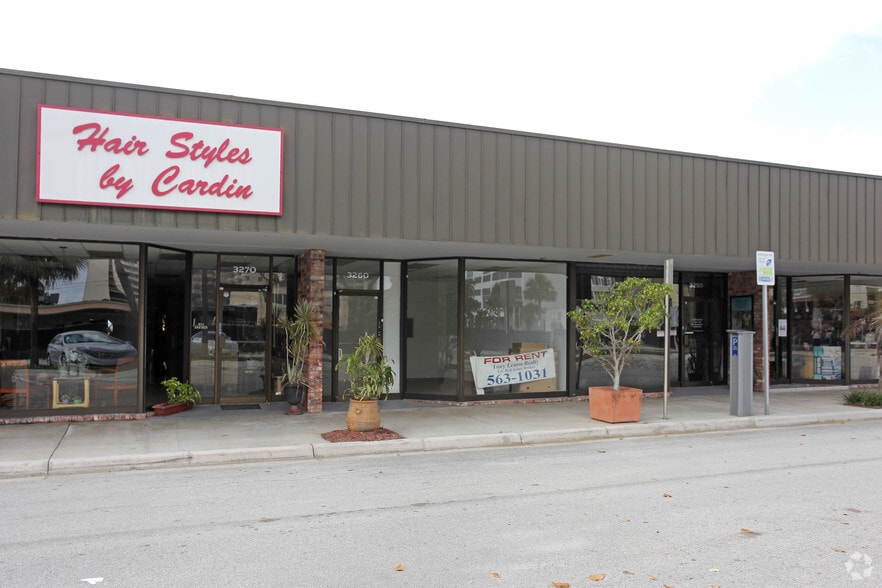 More Photos Of 3230-3290 NE 32nd St, Fort Lauderdale Storefront For Lease