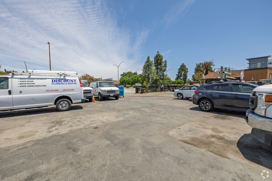 More Photos Of 540 Veterans Blvd, Redwood City Truck Terminal For Lease