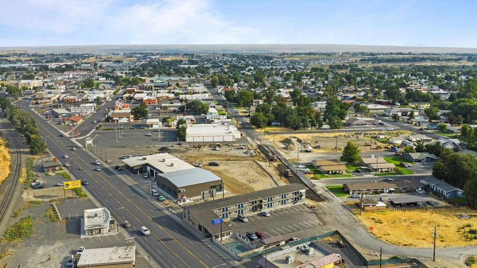 More Photos Of 635 S Highway 395, Hermiston Hotel For Sale
