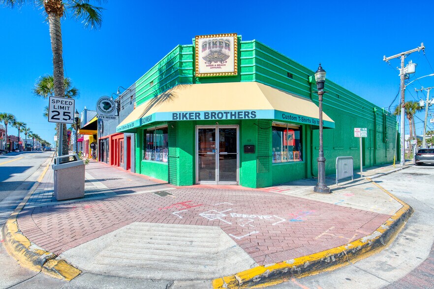 More Photos Of 815-823 Main St Beach, Daytona Beach General Retail For Sale