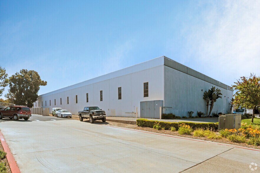 More Photos Of 9389 Dowdy Dr, San Diego Warehouse For Lease