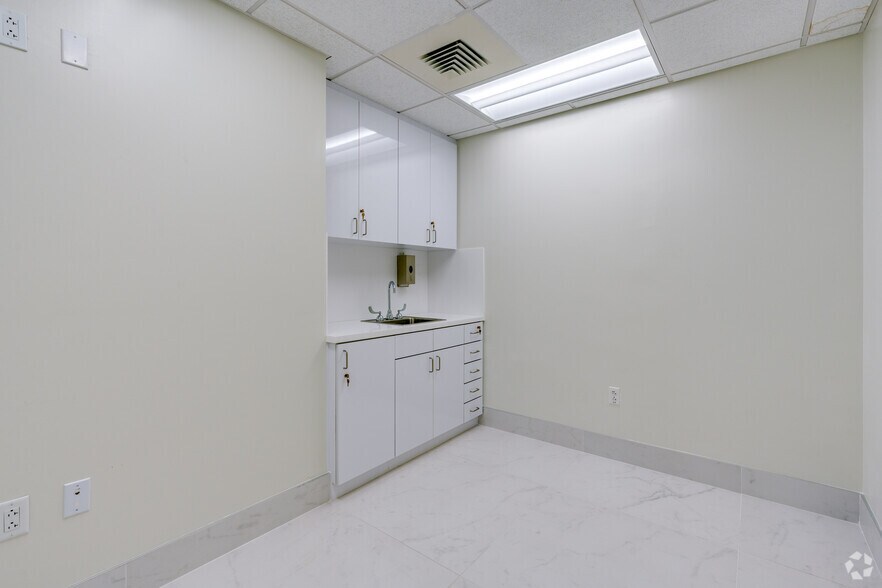 More Photos Of 550 Biltmore Way, Coral Gables Office For Lease