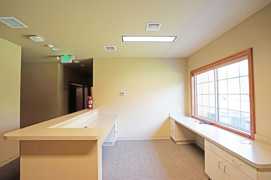 More Photos Of 1607 Creekside Loop, Yakima Medical For Lease
