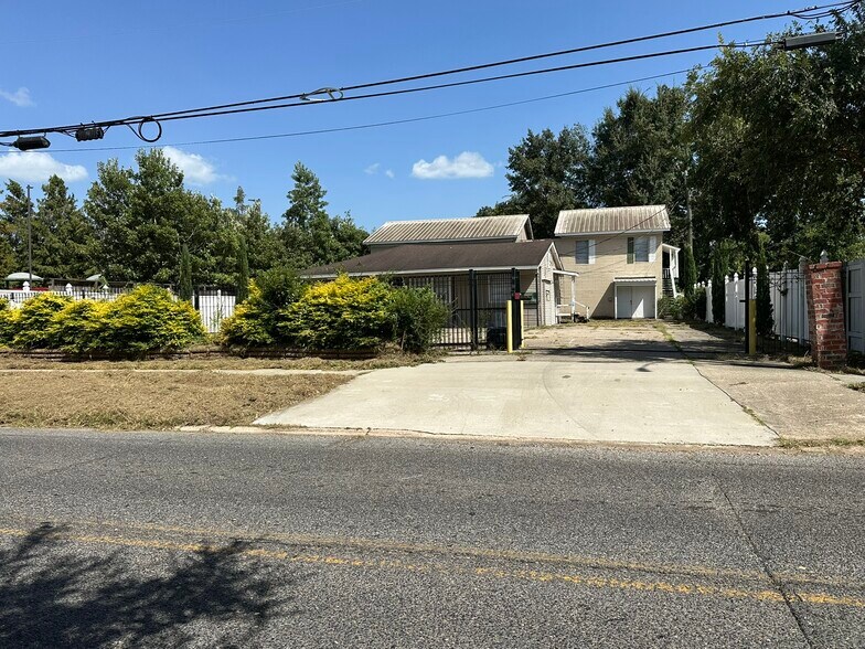 More Photos Of 555 E Boyd Dr, Baton Rouge Multifamily For Sale