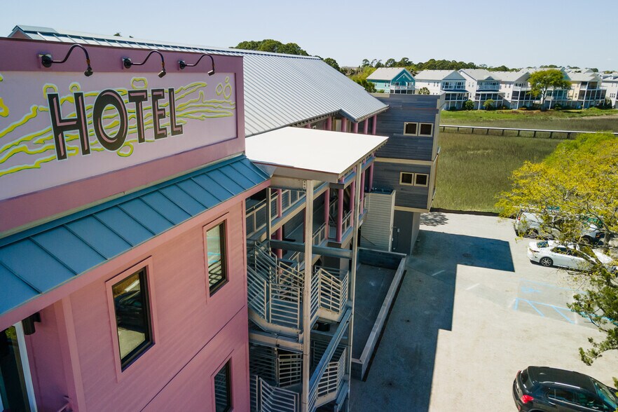 More Photos Of 87 Center St, Folly Beach Restaurant For Lease