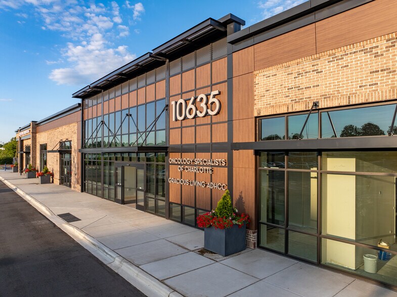 More Photos Of 10635 Park Rd, Charlotte Medical For Sale
