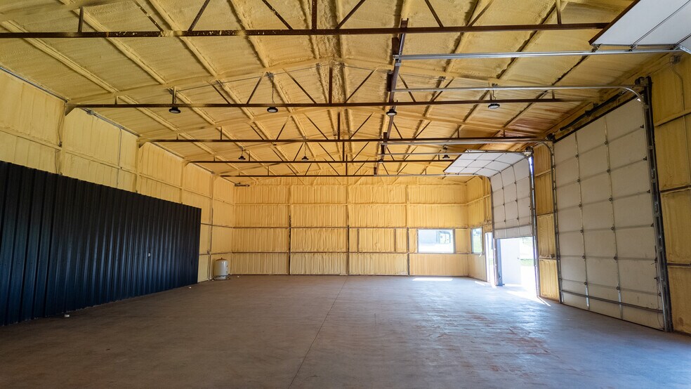 More Photos Of 11771 Hana Cir, Edmond Warehouse For Sale