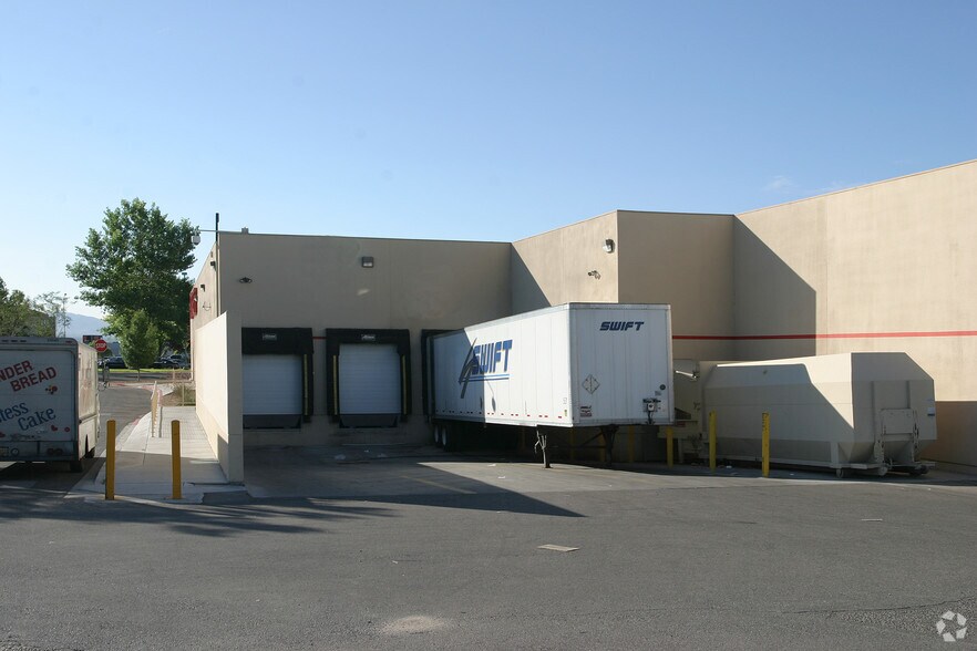 More Photos Of 2421-2423 Shallowford Rd, Marietta Unknown For Lease