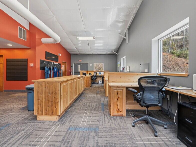 More Photos Of 95 Upstream Campus Trl, Sylva Schools For Sale