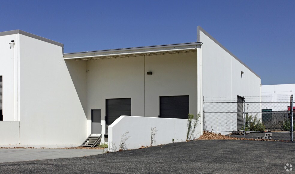 More Photos Of 1751 S Carlos Ave, Ontario Warehouse For Lease