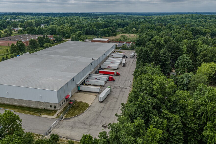 More Photos Of 8295 Bavaria Dr, Macedonia Distribution For Lease
