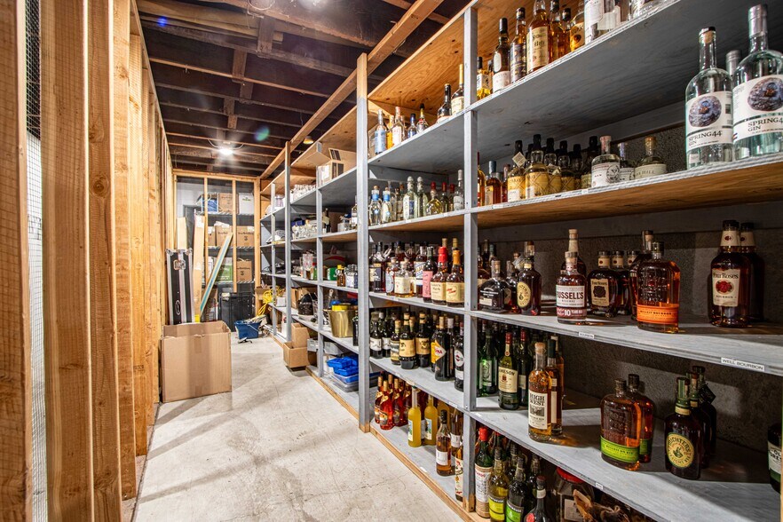 More Photos Of 2543-2545 24th St, San Francisco Storefront Retail Residential For Lease