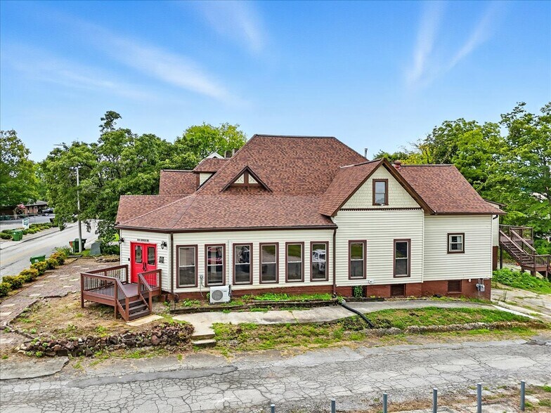 More Photos Of 321 High St, Maryville Restaurant For Sale