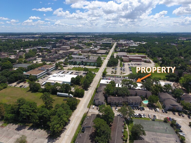 More Photos Of 17323 Red Oak Dr, Houston Medical For Lease