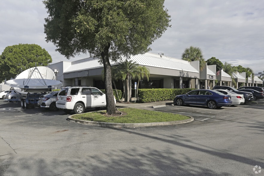 More Photos Of 4101 SW 47th Ave, Davie Flex For Lease