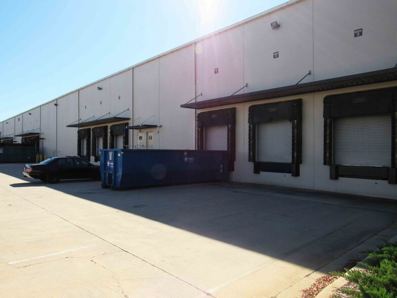 More Photos Of 151 Jetplex Blvd, Huntsville Industrial For Lease