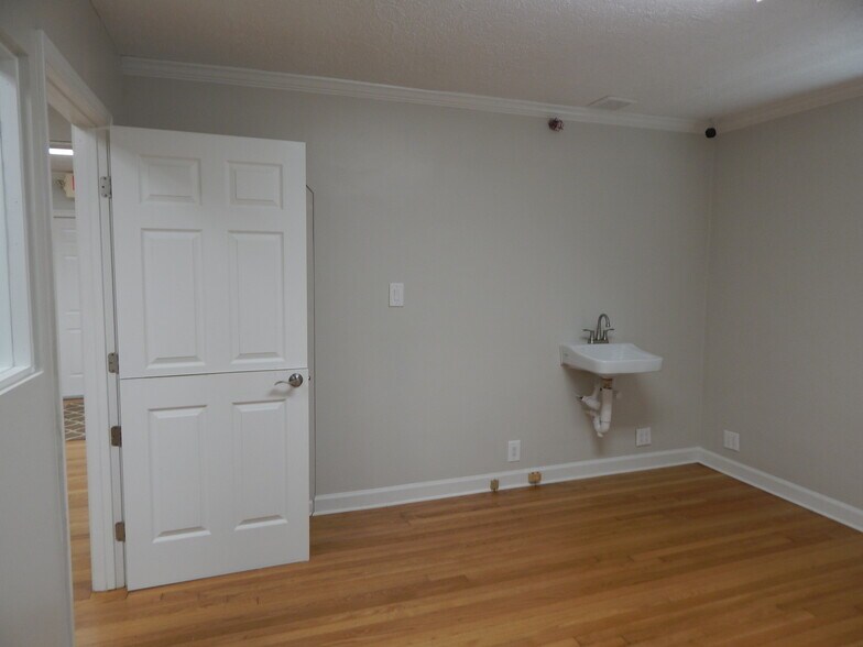 More Photos Of 4922 Lavista Rd, Tucker General Retail For Lease