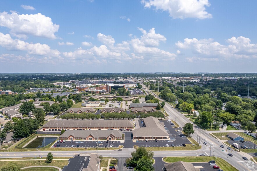 More Photos Of 8936 Southpointe Dr, Indianapolis Unknown For Lease