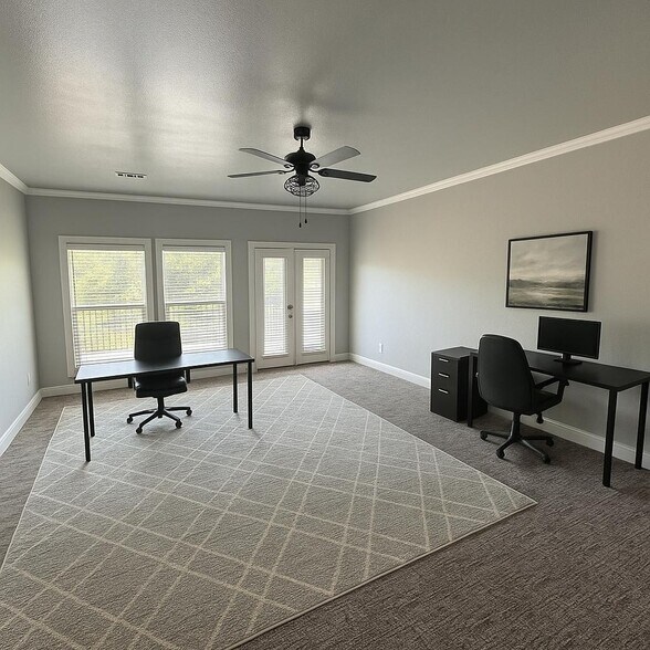 More Photos Of 212 N Oak St, Roanoke General Retail For Lease