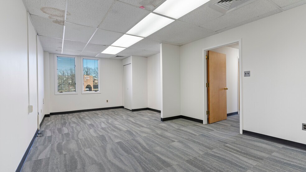 More Photos Of 10903 Indian Head Hwy, Fort Washington Office For Lease
