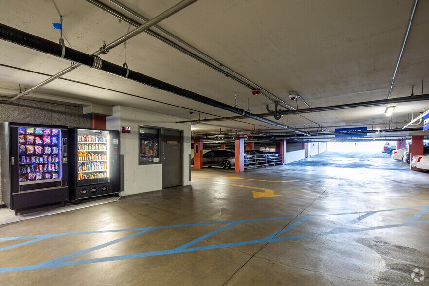 More Photos Of 50 N La Cienega Blvd, Beverly Hills Coworking Space