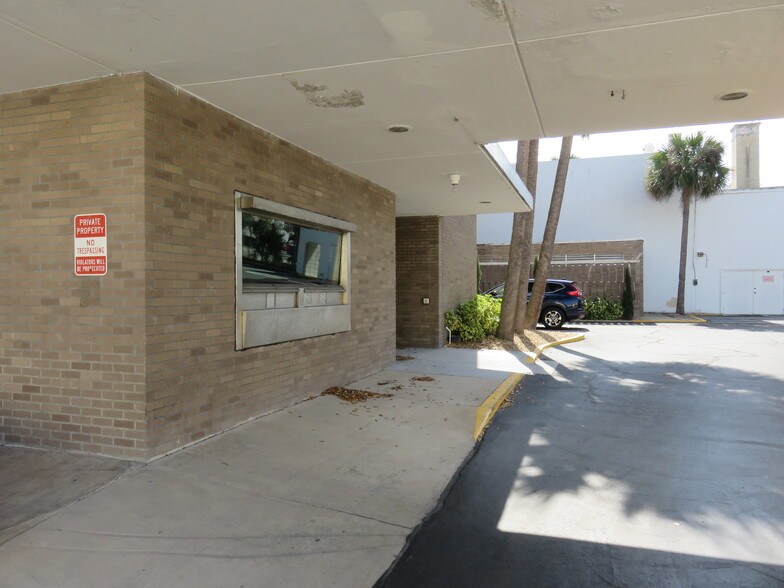 More Photos Of 226-230 N Beach St, Daytona Beach Office For Sale