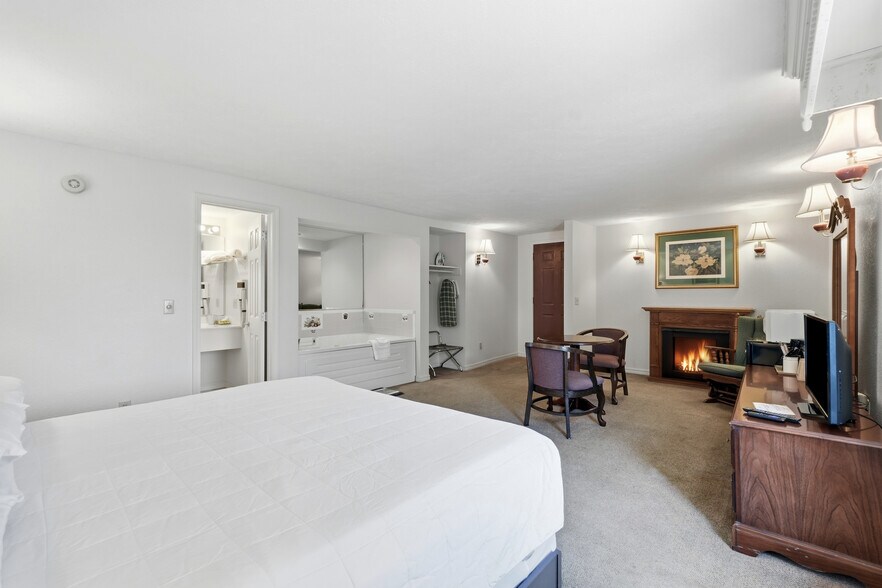 More Photos Of , Eureka Springs Unknown For Sale