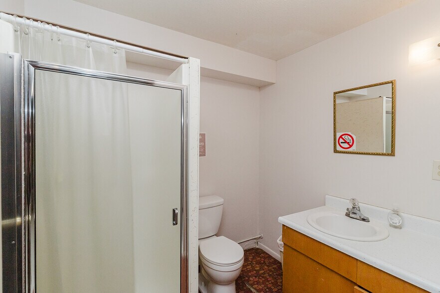 More Photos Of 1319 E 17th Ave, Hutchinson Religious Facility For Sale