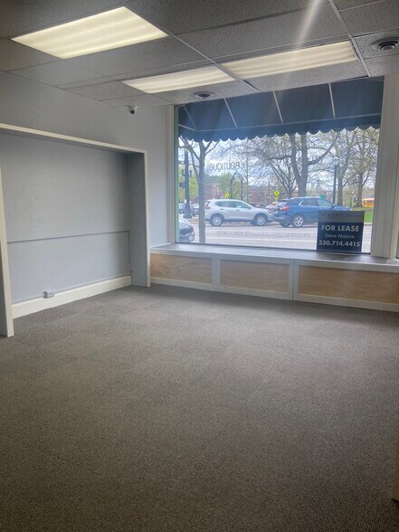 More Photos Of 101 Public Sq, Medina Storefront For Lease