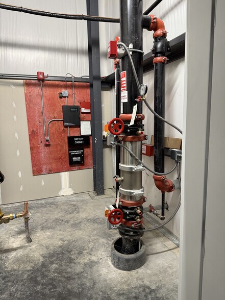 More Photos Of 56 Cooperative Way, Wright City Warehouse For Lease