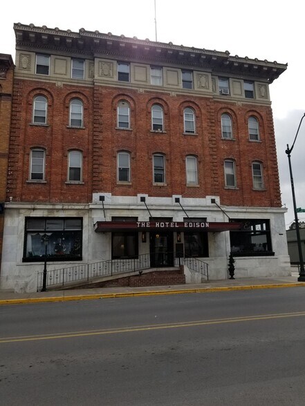 More Photos Of 401 Market St, Sunbury Apartments For Lease