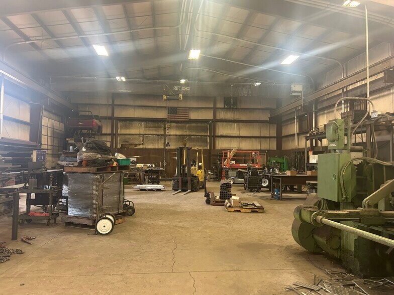 More Photos Of 5281 Lincoln St, Denver Manufacturing For Lease