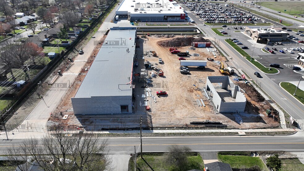 More Photos Of 3444 W Sunshine St, Springfield Storefront For Lease