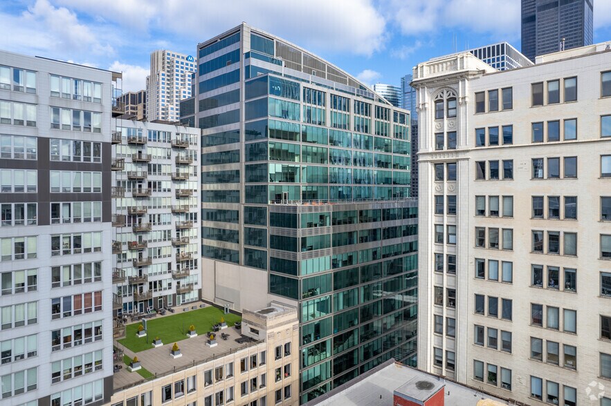 More Photos Of 550 W Jackson Blvd, Chicago Office For Lease