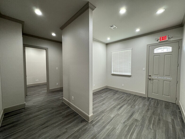 More Photos Of 17138 N Eldridge Pky, Tomball Medical For Sale