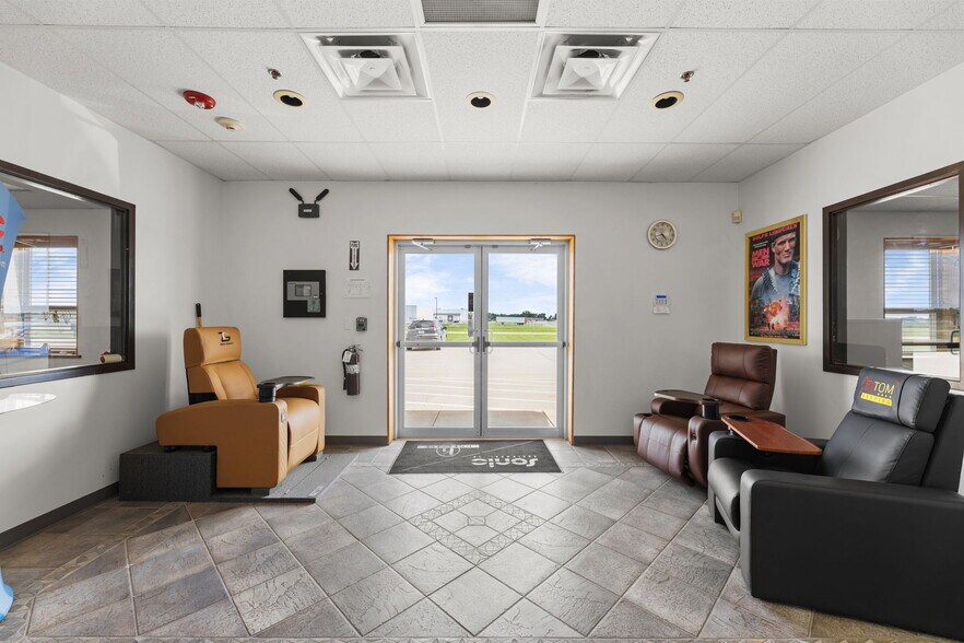 More Photos Of 900 W Miller Rd, Iola Manufacturing For Sale