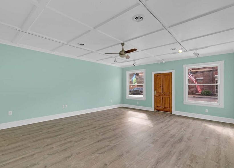 More Photos Of 55 Cross St, Urbanna General Retail For Sale