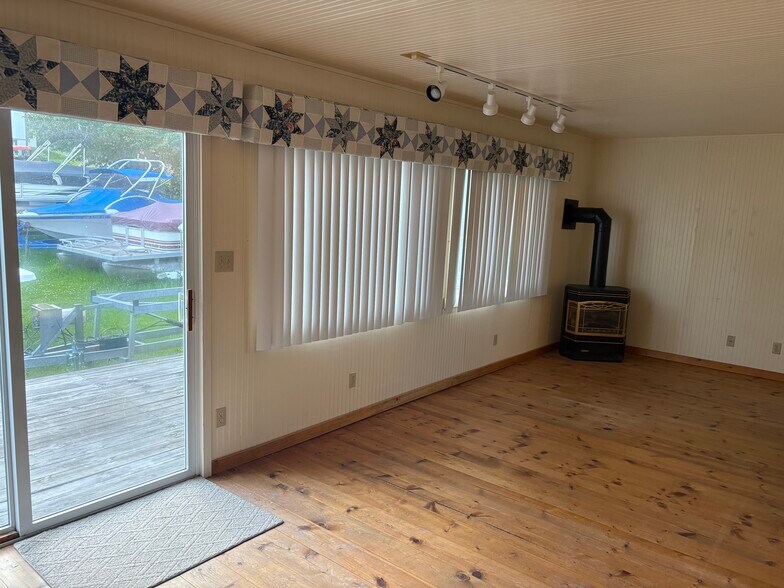 More Photos Of 2745 Shadyside Rd, Findley Lake Marina For Sale