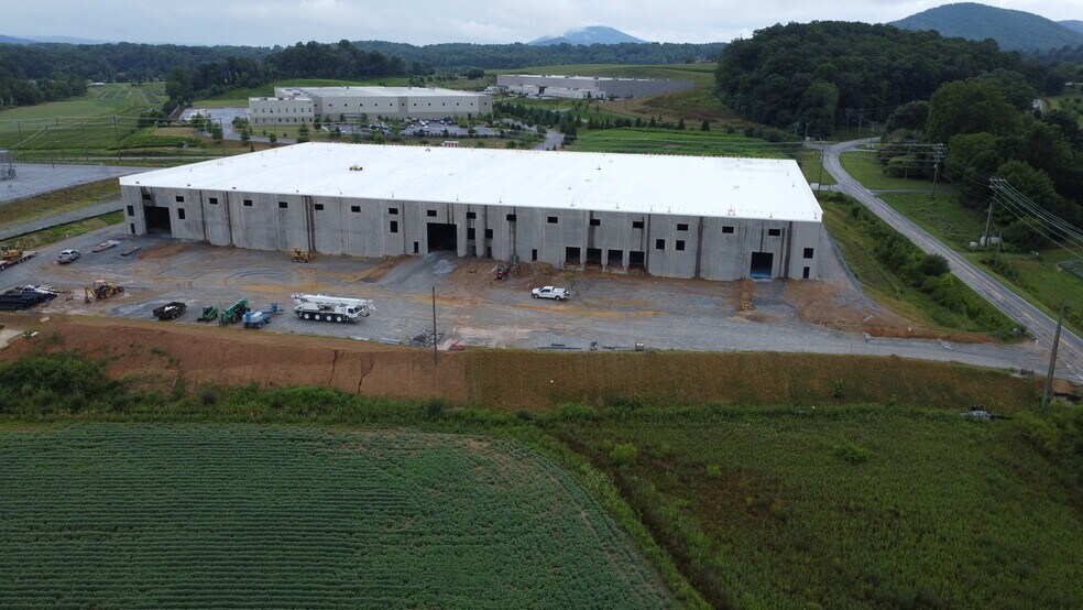 More Photos Of 724 Broadpointe Dr, Mills River Distribution For Lease