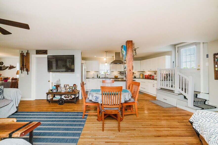 More Photos Of 1019 Main Rd, Tiverton Storefront For Sale