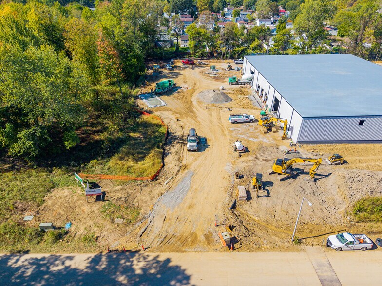 More Photos Of 1931 Jetway Blvd, Columbus Industrial For Lease