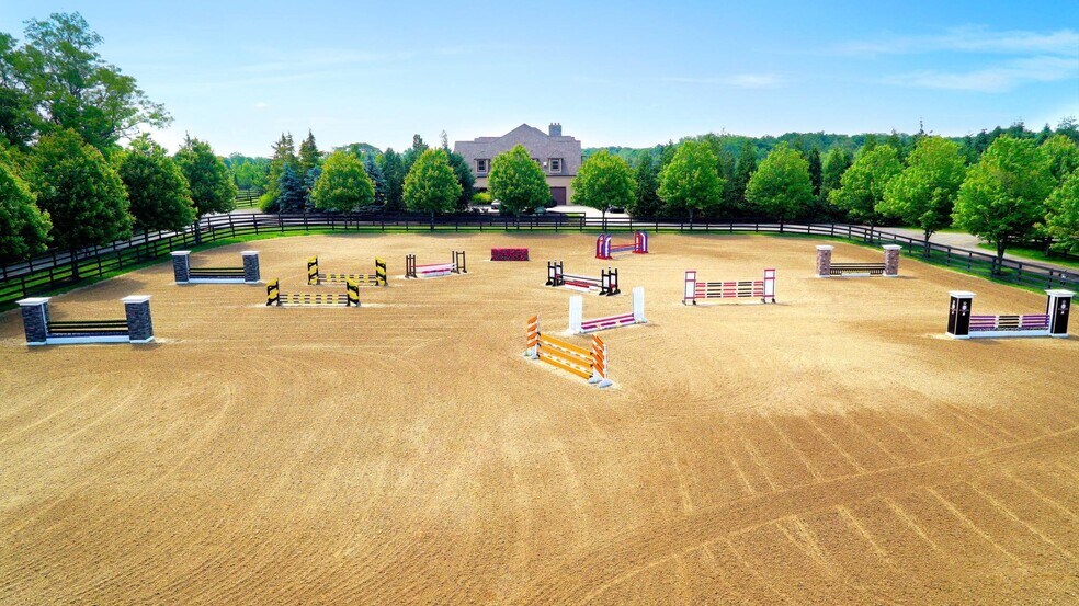 More Photos Of 55 Cox Neck Rd, Mattituck Horse Stables For Lease